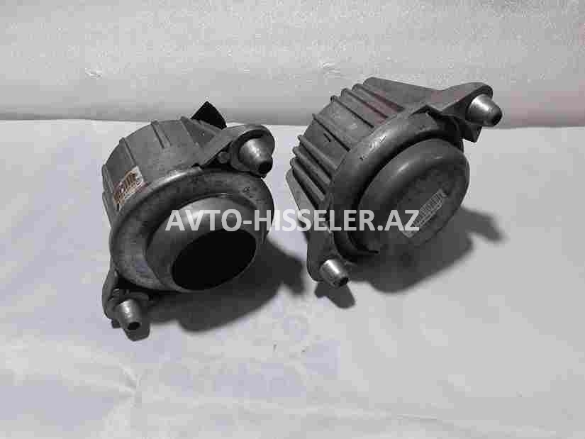 Mühərrik yastığı W212